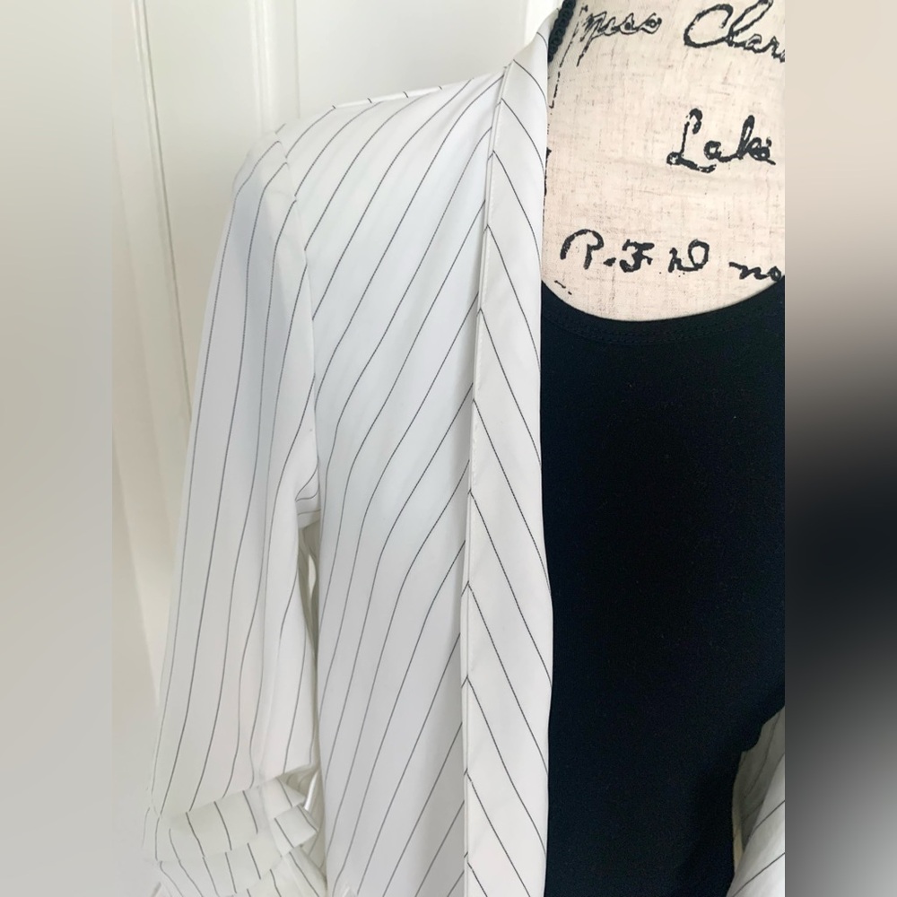 Rachel Zoe White Pinstripe Blazer Classic Tailored Jacket - Picture 3 of 4
